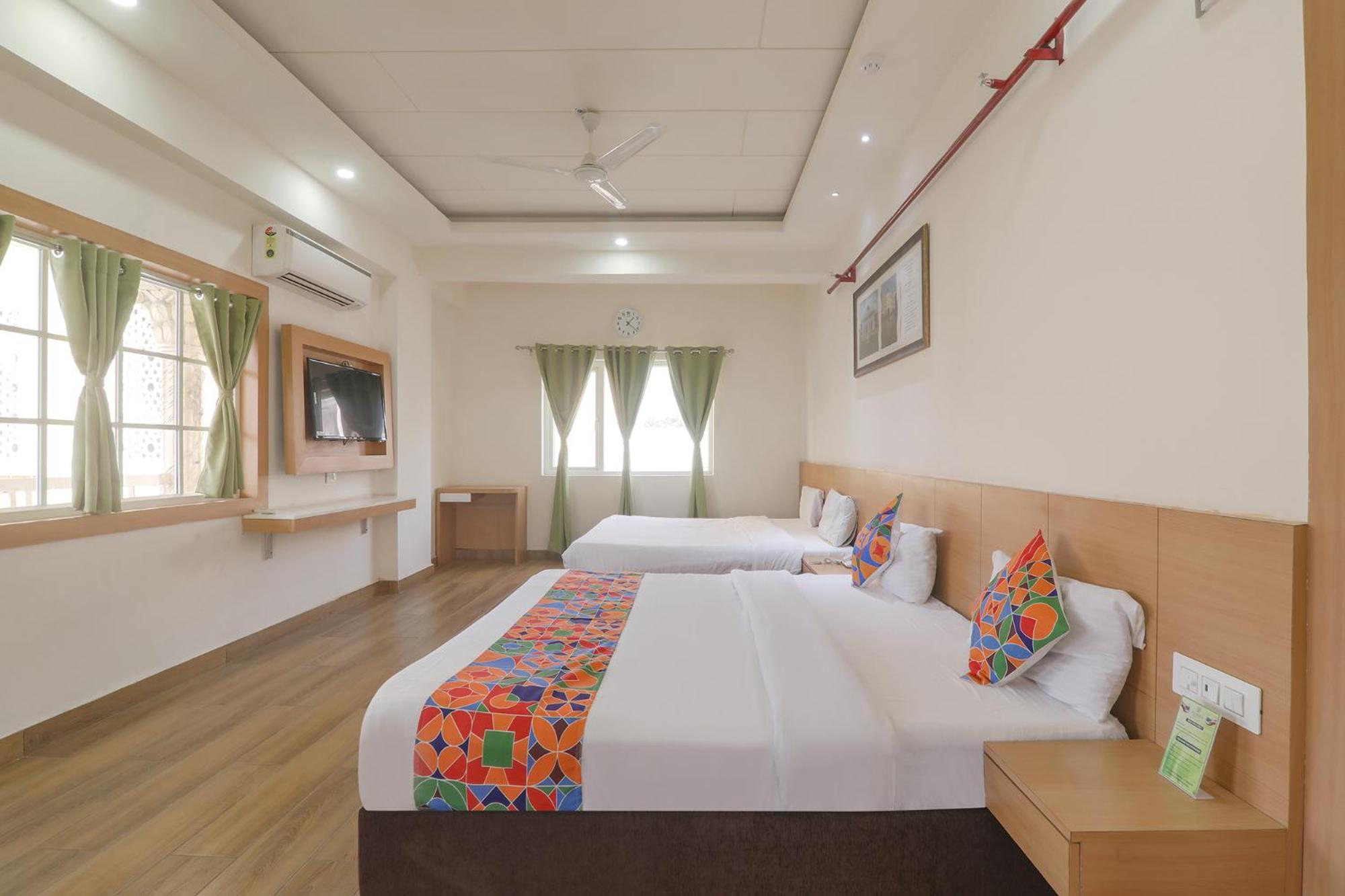 Fabhotel Raghubar Kripa 러크나우 외부 사진